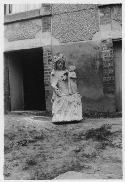 statue : Vierge à l'Enfant, déposée, têtes restaurées