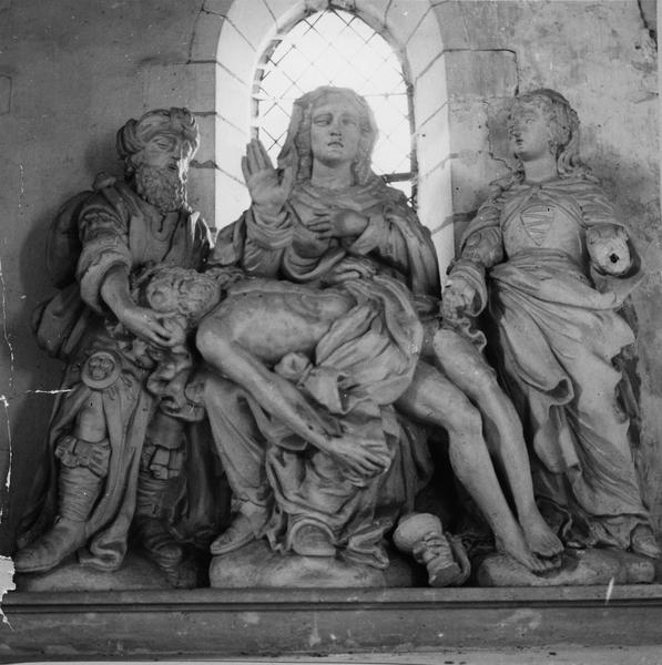 groupe sculpté : Vierge de Pitié, avec sainte Madeleine et Joseph d'Arimathie