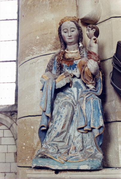 statue : Vierge à l'Enfant