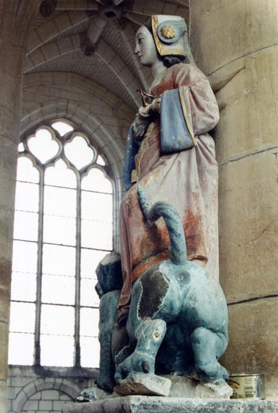 statue : Sainte Marthe, profil droit