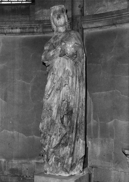 statue : Vierge à l'Enfant