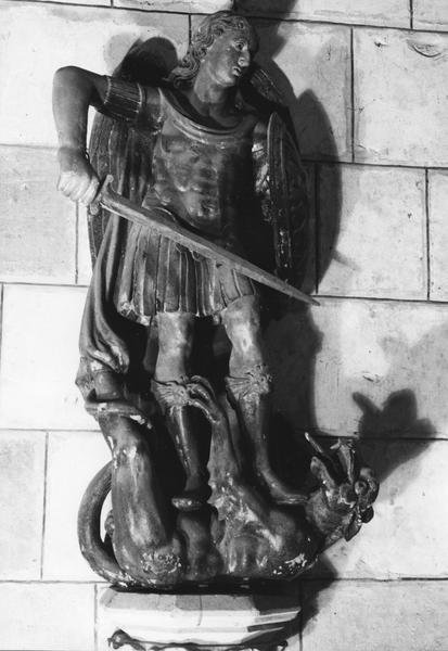 statue : Saint Michel - © Ministère de la Culture (France), Médiathèque du patrimoine et de la photographie (objets mobiliers), tous droits réservés