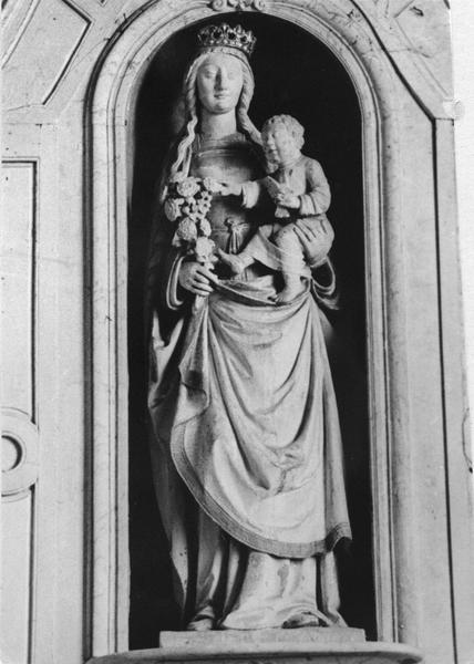 statue : Vierge à l'Enfant