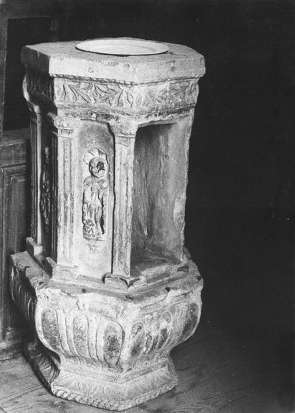 bénitier - © Ministère de la Culture (France), Médiathèque du patrimoine et de la photographie (objets mobiliers), tous droits réservés