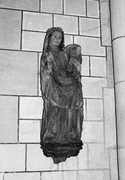 statue : Vierge à l'Enfant