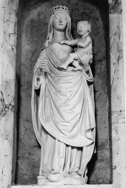 statue : Vierge à l'Enfant