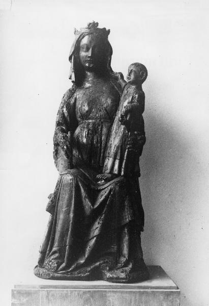 statue : Vierge à l'Enfant assise