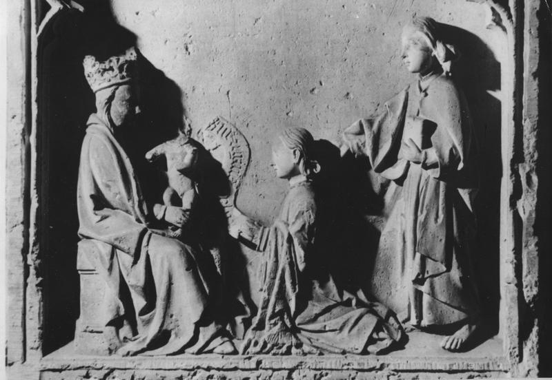 bas-relief : Vierge à l'Enfant