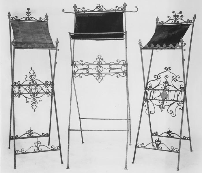 trois pupitres - © Ministère de la Culture (France), Médiathèque du patrimoine et de la photographie (objets mobiliers), tous droits réservés