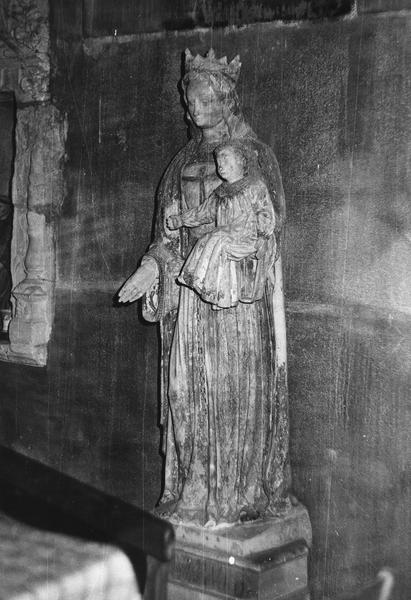 statue : Vierge à l'Enfant