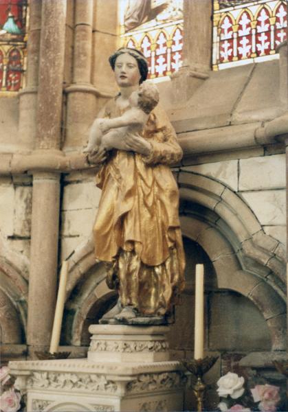 statue : Vierge à l'Enfant - © Ministère de la Culture (France), Médiathèque du patrimoine et de la photographie (objets mobiliers), tous droits réservés