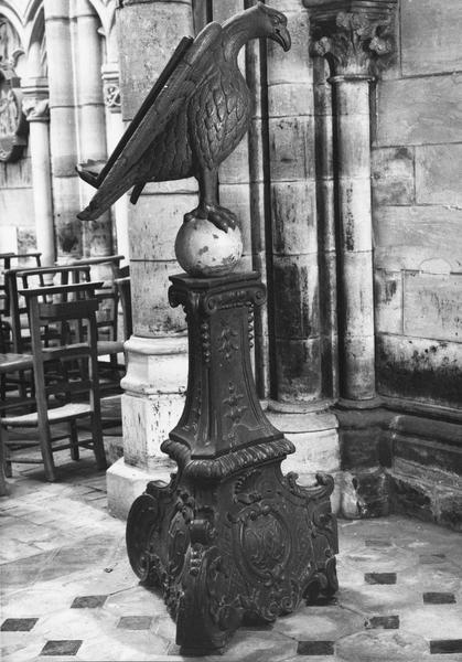 lutrin (aigle-lutrin) - © Ministère de la Culture (France), Médiathèque du patrimoine et de la photographie (objets mobiliers), tous droits réservés