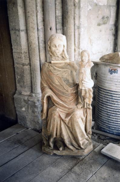 Statue : Vierge à l'Enfant