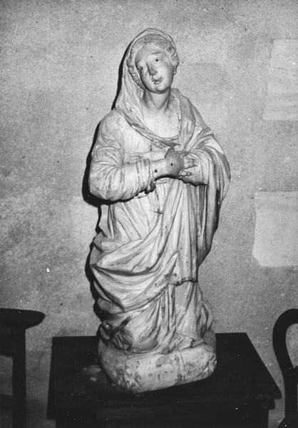 statue : Sainte femme