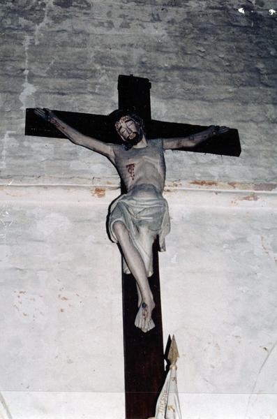 statue : Christ en croix