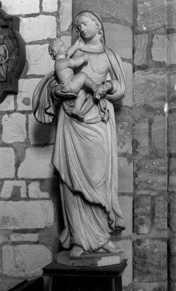 statue : Vierge à l'Enfant