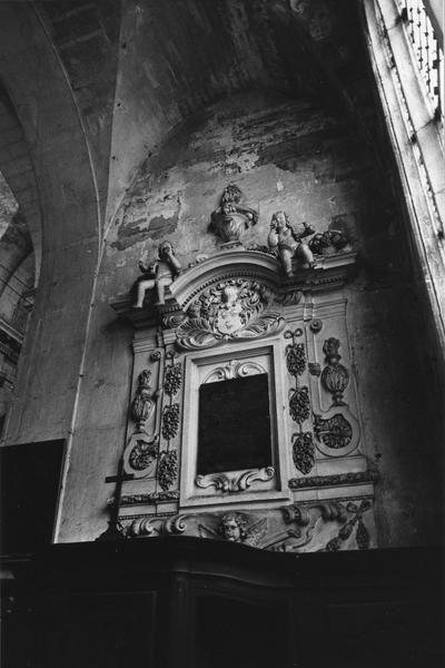 monument funéraire de Louis Bugnot, chanoine de Notre-Dame-de-Vitry - © Ministère de la Culture (France), Médiathèque du patrimoine et de la photographie (objets mobiliers), tous droits réservés