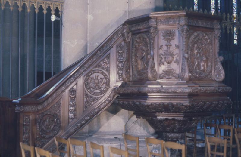 chaire à prêcher du choeur