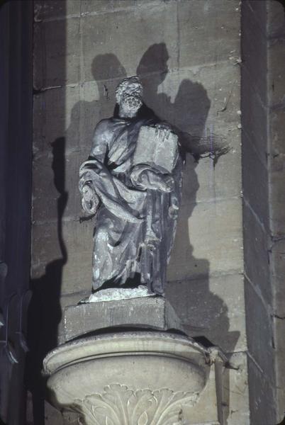 statue : Saint Pierre