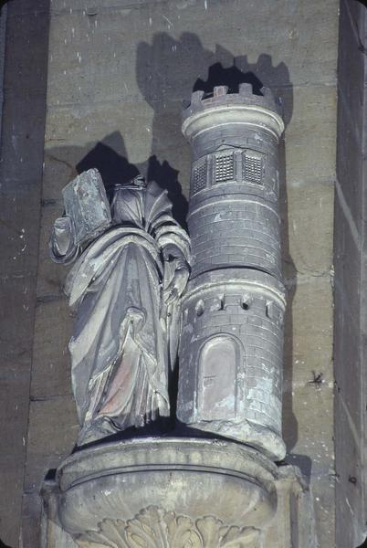 statue : Sainte Barbe - © Ministère de la Culture (France), Médiathèque du patrimoine et de la photographie (objets mobiliers), tous droits réservés