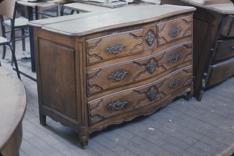 commode - © Ministère de la Culture (France), Médiathèque du patrimoine et de la photographie (objets mobiliers), tous droits réservés