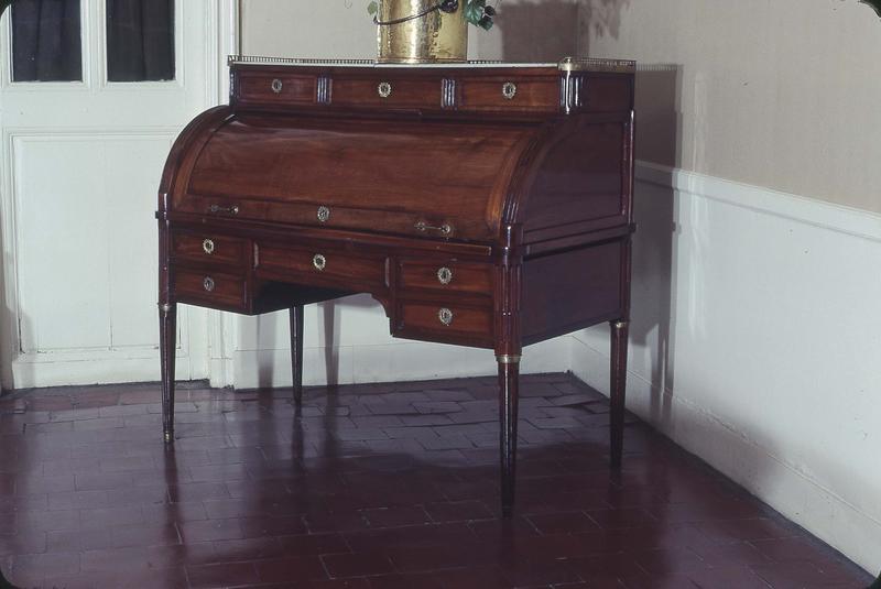 bureau à cylindre - © Ministère de la Culture (France), Médiathèque du patrimoine et de la photographie (objets mobiliers), tous droits réservés