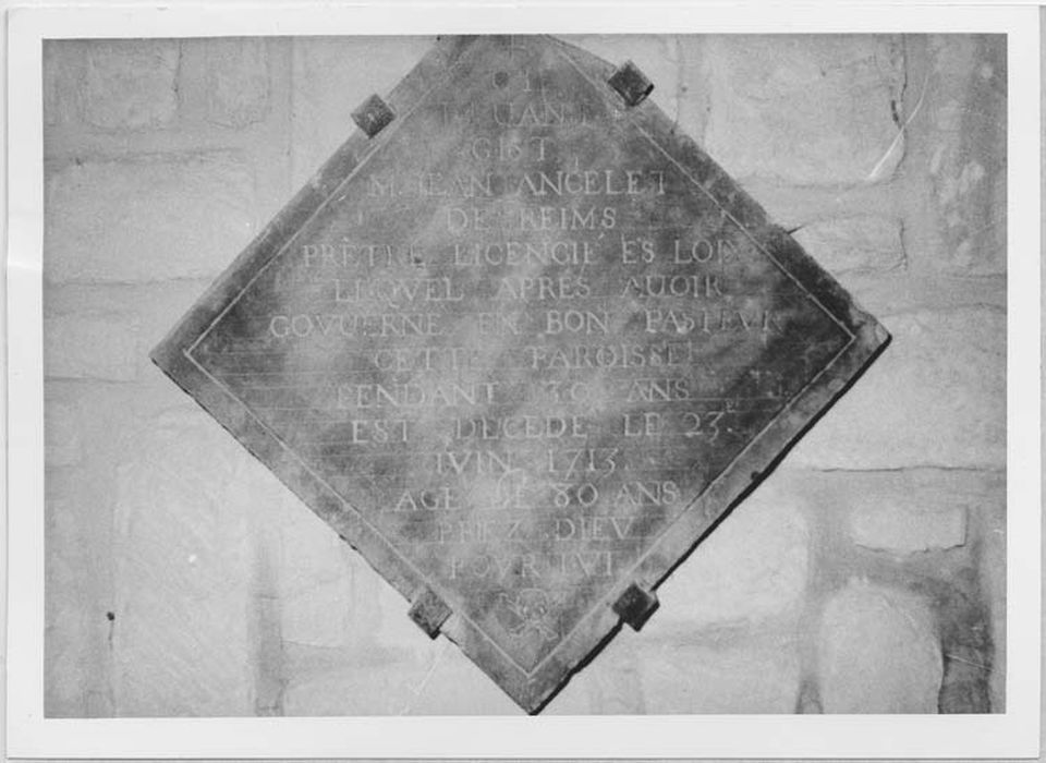 plaque funéraire de Jean Ancelet