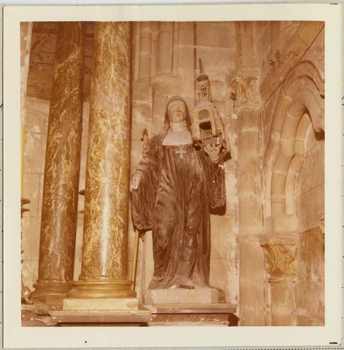 Statue : Sainte Berthe