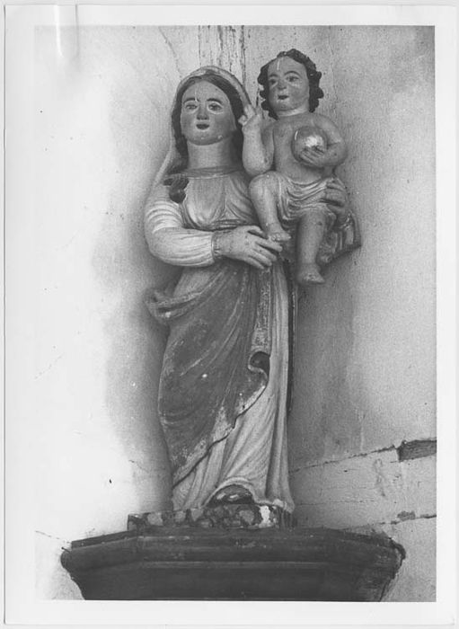 statue : Vierge à l'Enfant