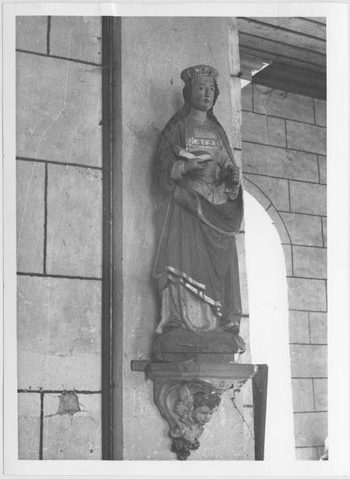 statue : Sainte Catherine