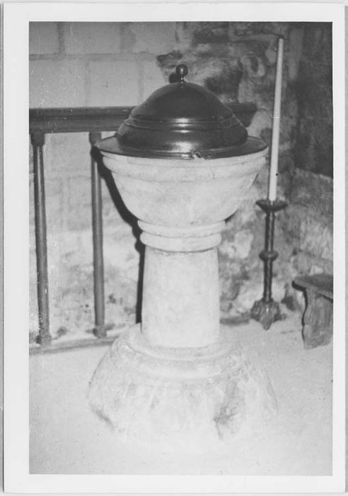 fonts baptismaux avec deux couvercles