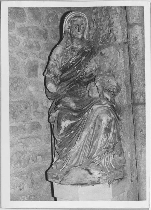 Statue : Vierge à l'Enfant