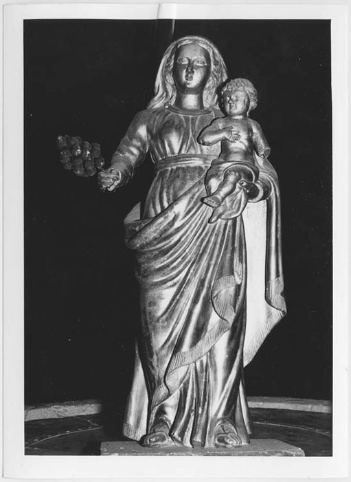 Statue : Vierge à l'Enfant