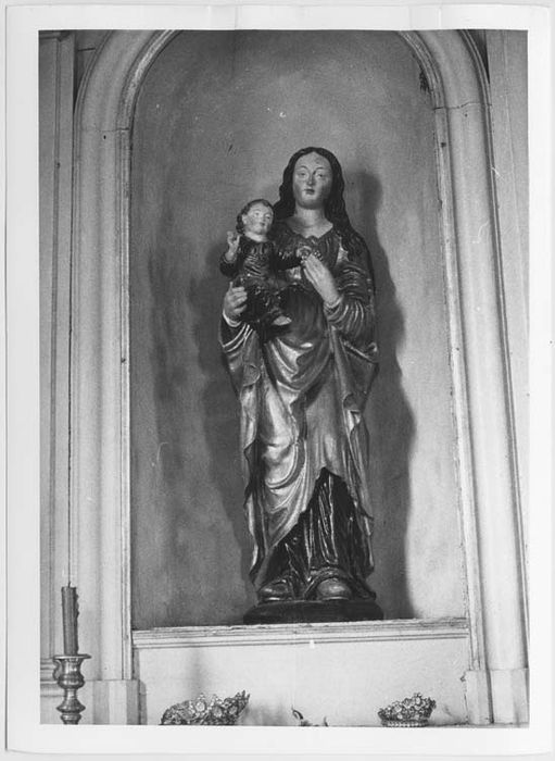statue : Vierge à l'Enfant