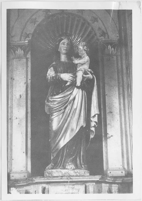 statue : Vierge à l'Enfant