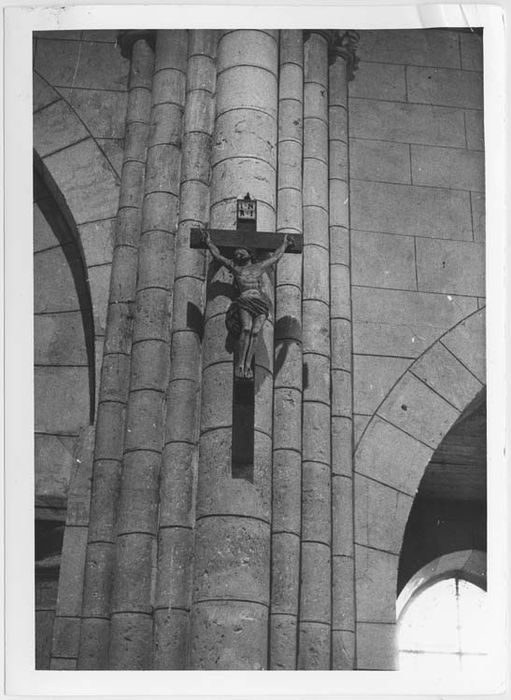 statue : Christ en croix - © Ministère de la Culture (France), Médiathèque du patrimoine et de la photographie, diffusion RMN-GP