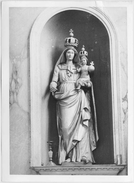 statue : Vierge à l'Enfant