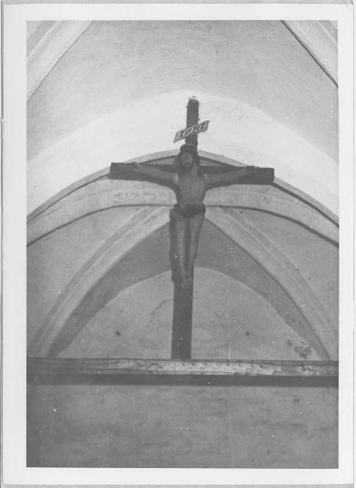 poutre de gloire et sa statue : Christ en croix