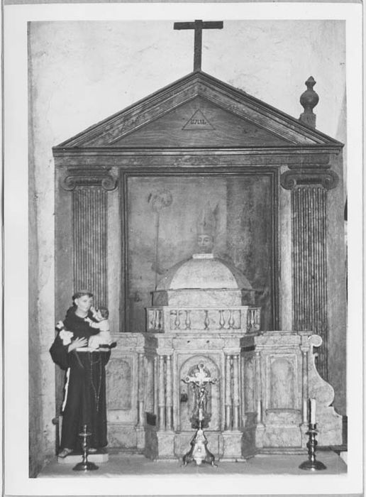 autel avec retable et tableau : Saint Loup