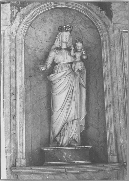 statue : Vierge à l'Enfant