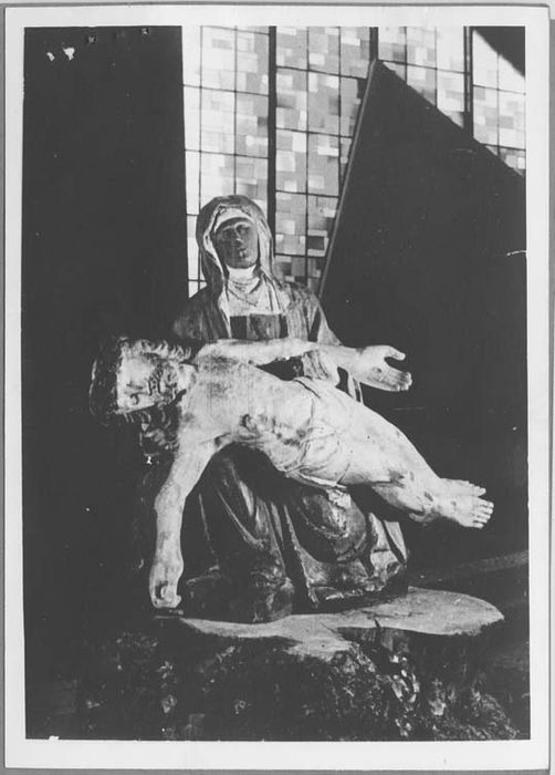 groupe sculpté : Vierge de Pitié - © Ministère de la Culture (France), Médiathèque du patrimoine et de la photographie, diffusion RMN-GP
