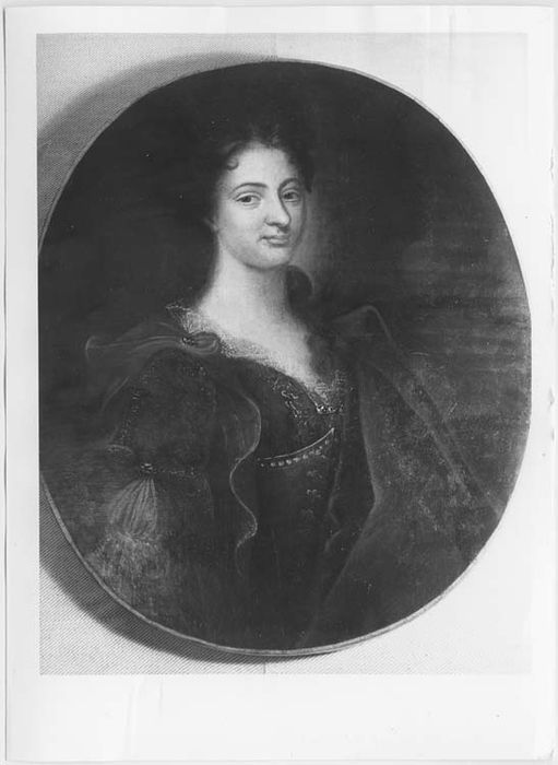 tableau : Portrait d'une dame en robe brune et manteau rouge foncé - © Ministère de la Culture (France), Médiathèque du patrimoine et de la photographie, diffusion RMN-GP