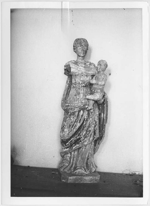 statue : Vierge à l'Enfant
