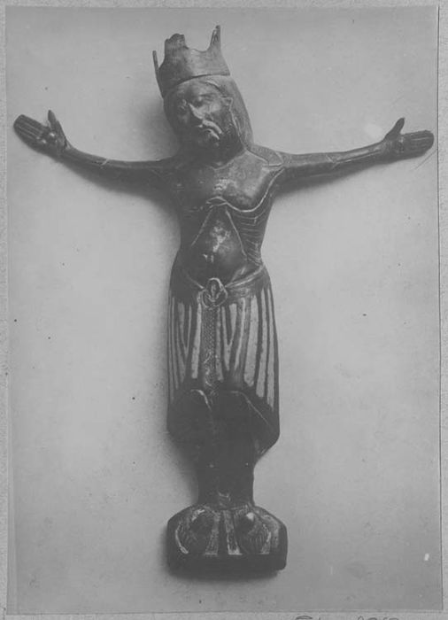 statuette : Christ en croix