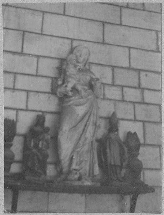 statue : Vierge à l'Enfant