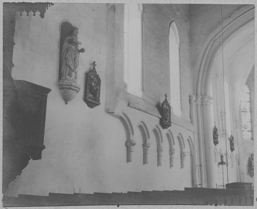 statue : Saint Louvent