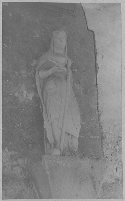 statue : Sainte Syre