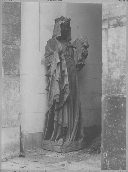 statue (grandeur nature) : Vierge à l'Enfant - © Ministère de la Culture (France), Médiathèque du patrimoine et de la photographie, diffusion GrandPalaisRmn Photo