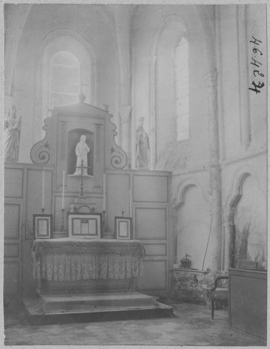 2 statues : Vierge à l'Enfant, Abbé (Un)