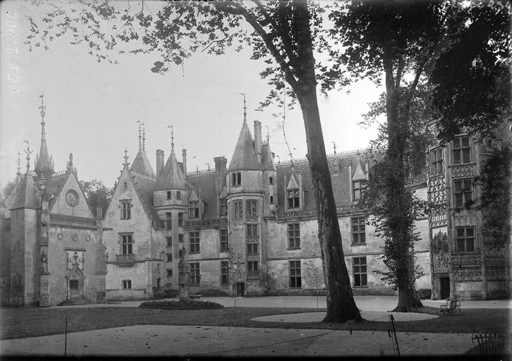 Façade et chapelle, style Renaissance